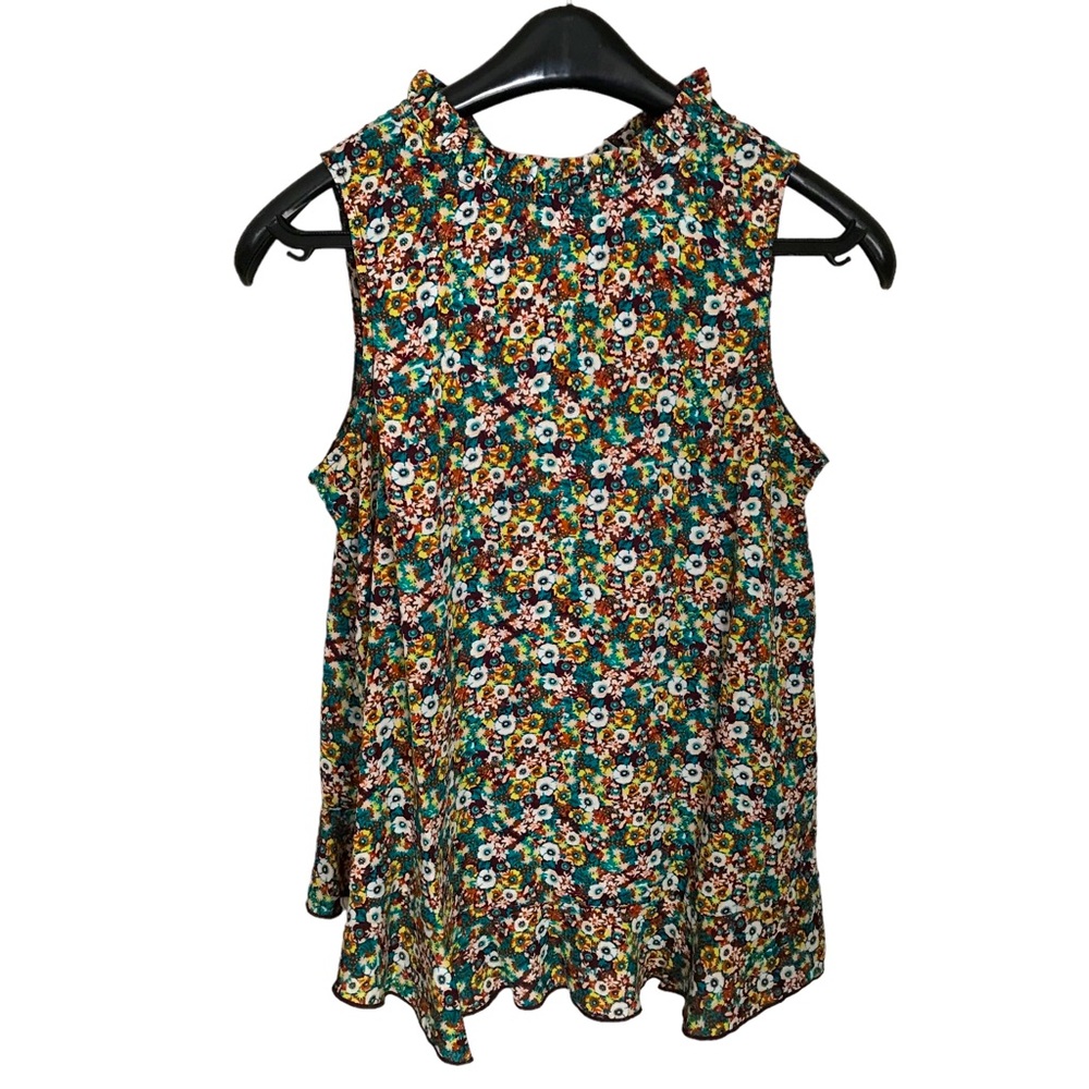 XHILARATION Sleeveless Ruffled Top. Summer Ease. Split Back Hem. $10. SML.